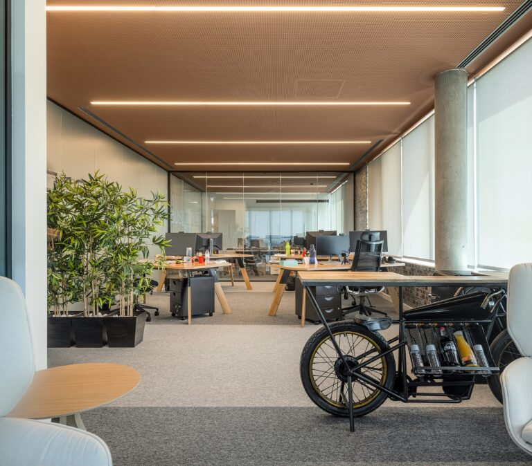 Künstliche Intelligenz Schweiz im modernen Arbeitsumfeld von Unternehmen