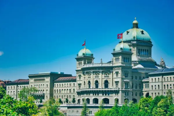 Bundeshaus Bern vor der Abstimmung über die 10-Millionen-Schweiz