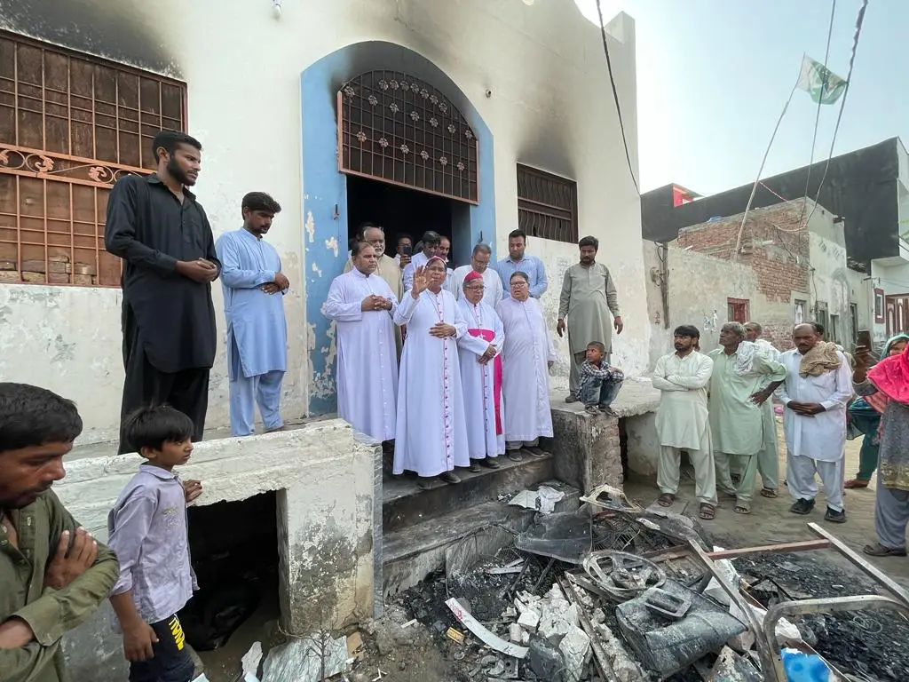 Erzbischof Joseph Arshad bei einem Besuch in Jaranwala in Pakistan